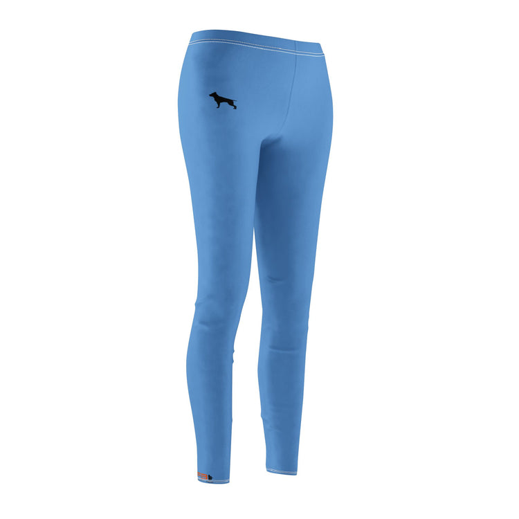 blaue Fitness-Leggings und einen BH der Marke Fitbull, Seitenansicht